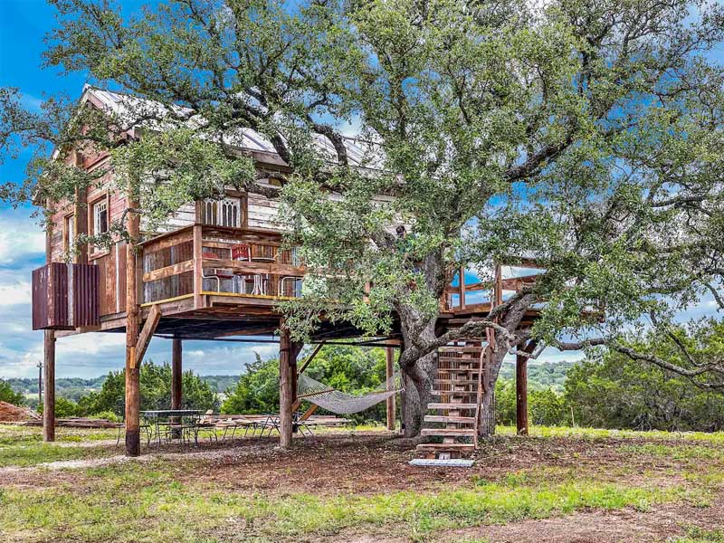 Lover's Lair Treehouse